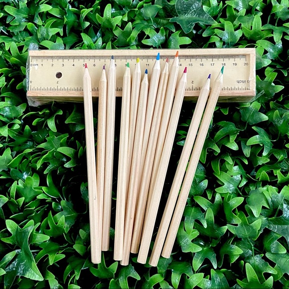 12 Wooden color pencils with wooden storage box. Box is a ruler that detaches. - Picture 5 of 5